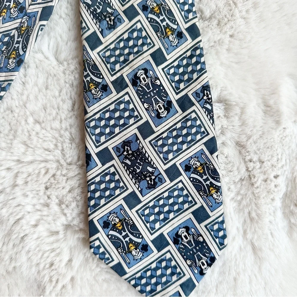 Vintage Disney Mickey‎ Mouse Paisley Print Silk Tie   4″ x 59″ Blue Card Tie